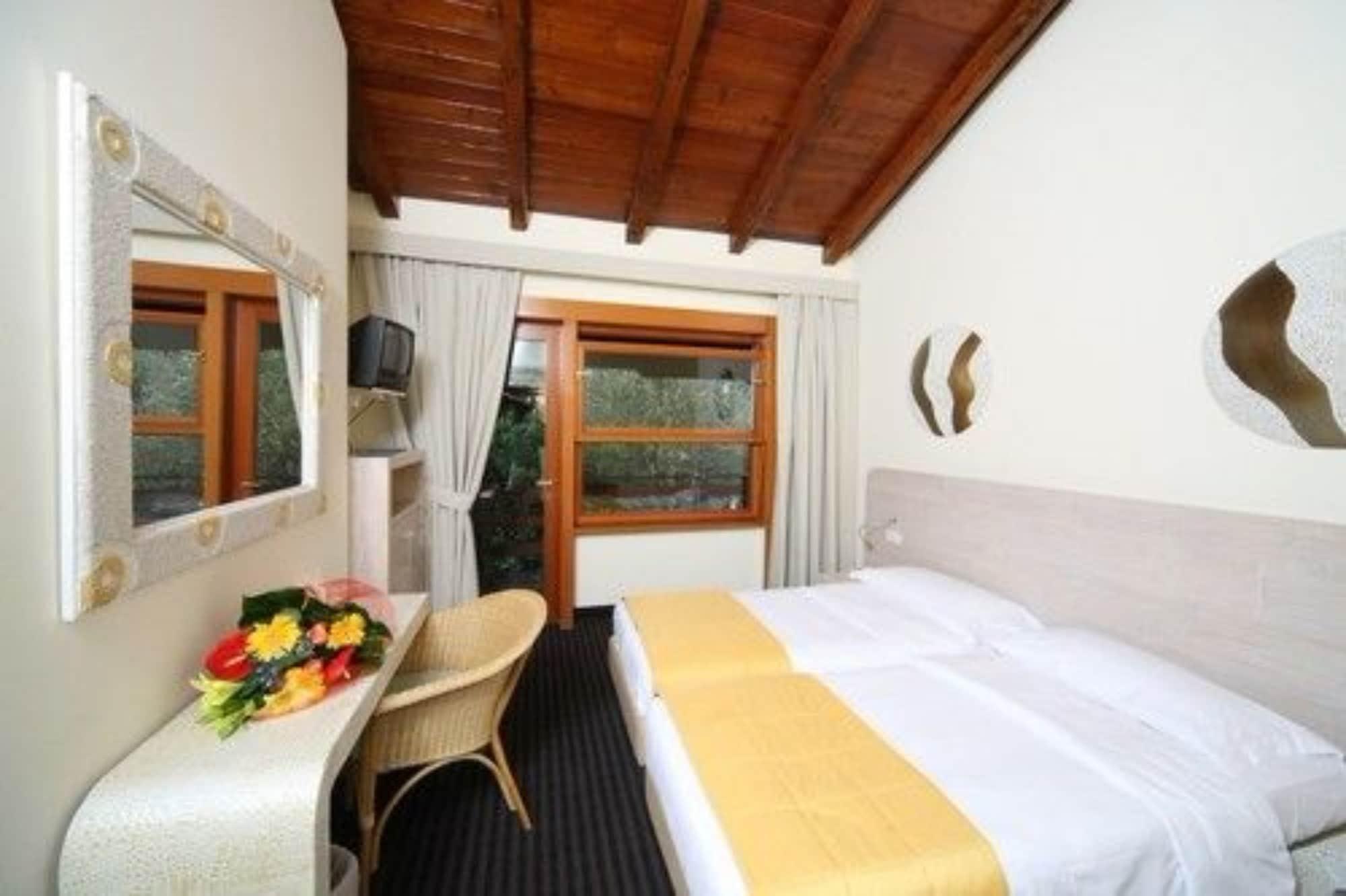 Hotel Sailing Center مالتشيزينيه المظهر الخارجي الصورة