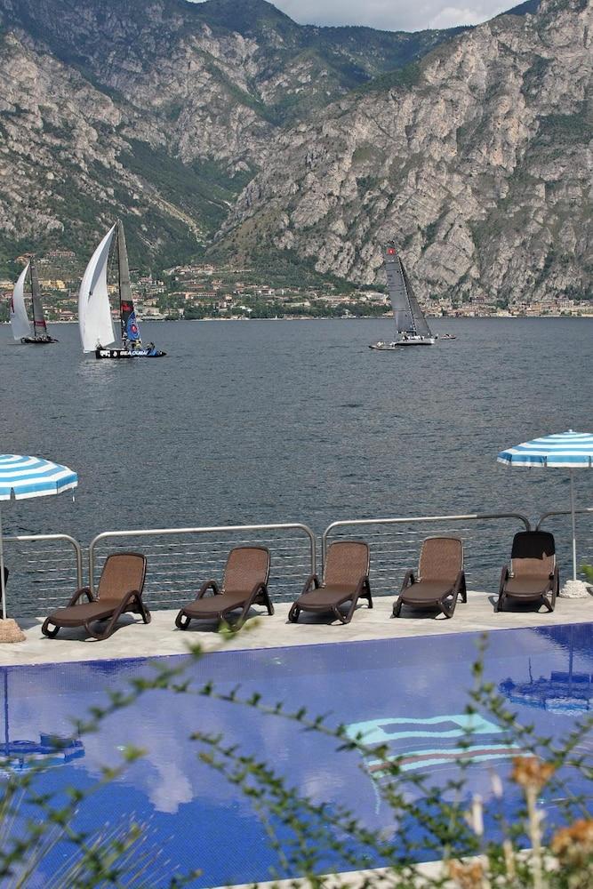 Hotel Sailing Center مالتشيزينيه المظهر الخارجي الصورة